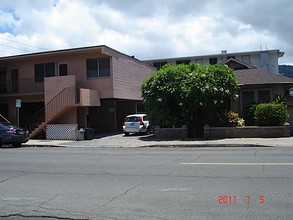 2104-2112 Algaroba St in Honolulu, HI - Building Photo - Building Photo