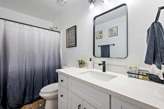 1732 E Elwood St in Phoenix, AZ - Foto de edificio - Building Photo