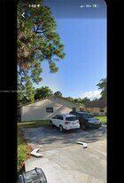 2641 SE Clayton St in Stuart, FL - Building Photo