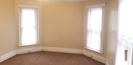 2515 Olive St in Cedar Falls, IA - Building Photo - Building Photo