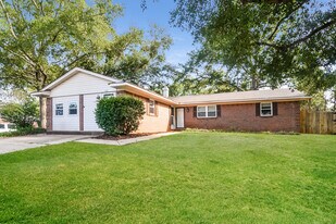 102 Griffith Ave in Prattville, AL - Building Photo