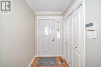 683 Conacher Dr in Toronto, ON - Building Photo - Building Photo