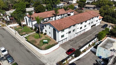 Vista Glen Apartments in Vista, CA - Building Photo - Building Photo