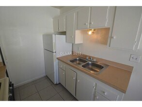 2022 Castleberry Ln in Las Vegas, NV - Building Photo - Interior Photo