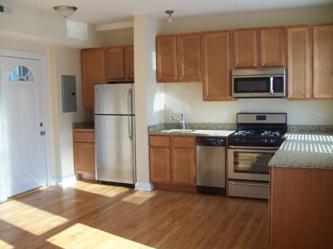 3007 N Spaulding Ave, Unit 1