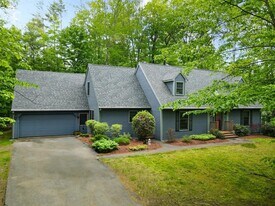39 Robertson Dr in Gilford, NH - Building Photo