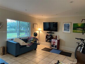 5495 SW 80th St-Unit -5495 in Miami, FL - Building Photo - Building Photo