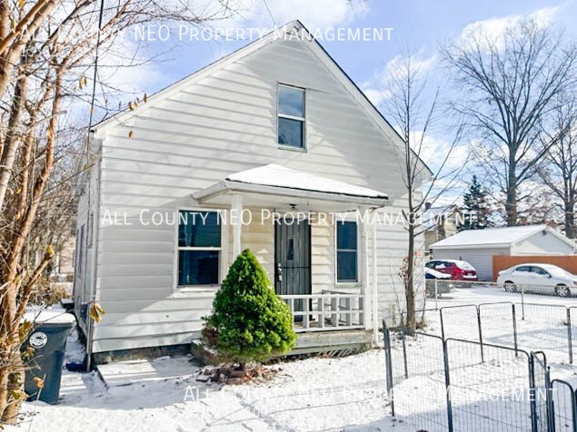 3319 W 97th St-Unit -Back Unit in Cleveland, OH - Foto de edificio