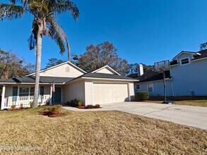 1563 Lakeway Dr in Orange Park, FL - Building Photo - Building Photo