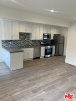 1932 S Bedford St, Unit 1932 in Los Angeles, CA - Building Photo