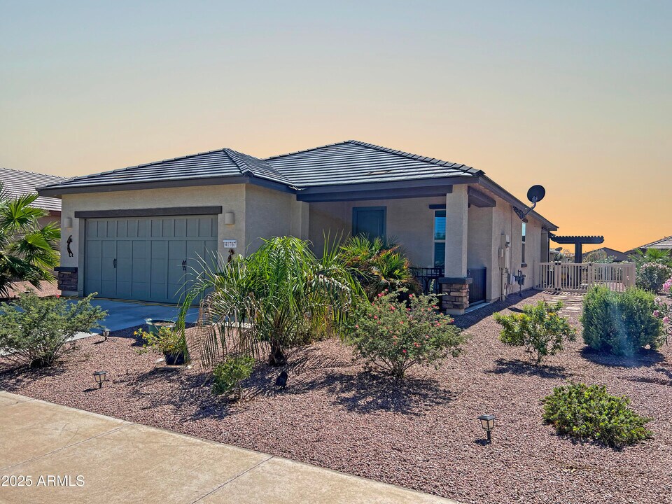 41767 W Sagebrush Ct in Maricopa, AZ - Building Photo