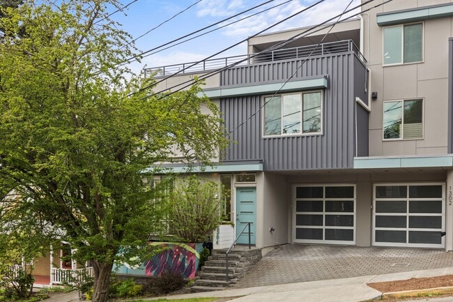 property at 1304 W Newton St