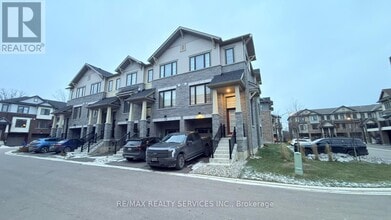 185 Bedrock Dr in Hamilton, ON - Building Photo - Building Photo