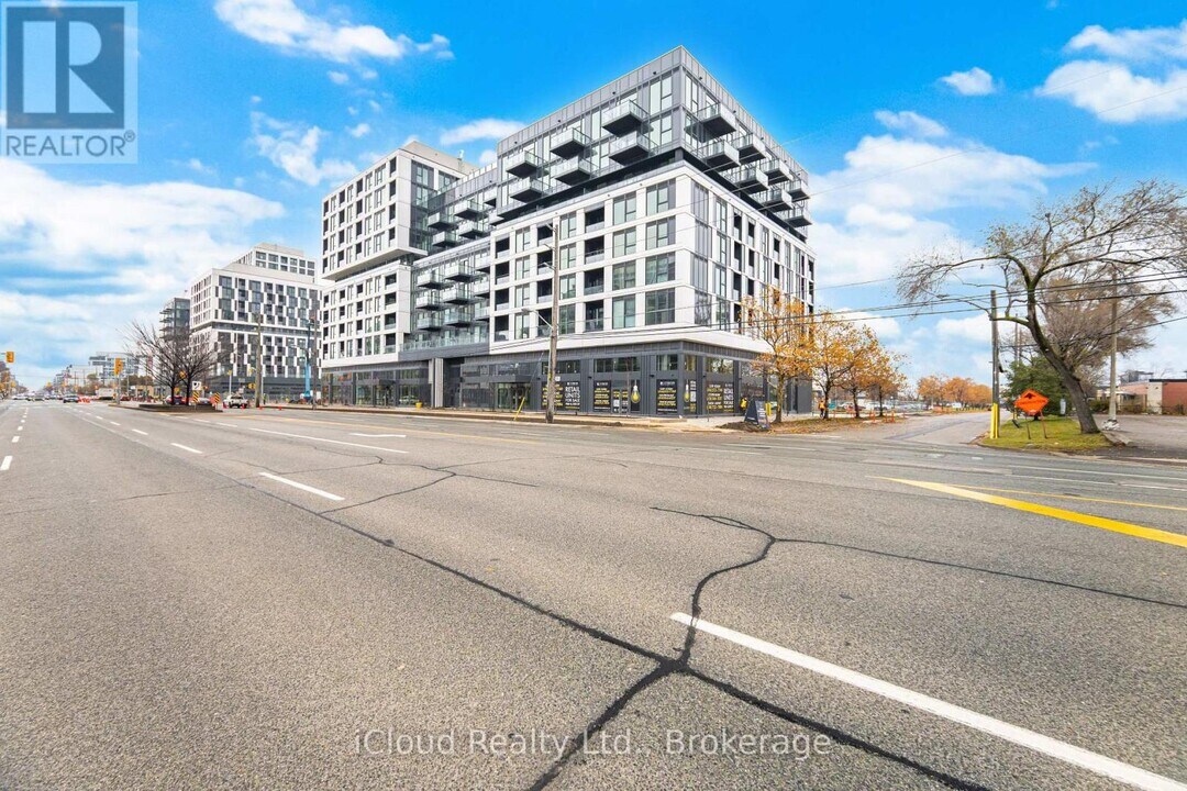 1037 The Queensway in Toronto, ON - Building Photo