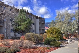 ViewPointe Independent Living in Colorado Springs, CO - Building Photo - Building Photo