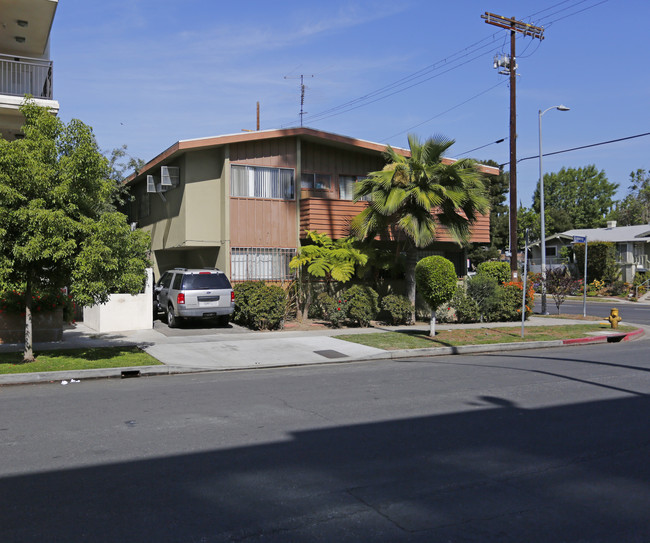 4506 W 3rd St in Los Angeles, CA - Foto de edificio - Building Photo