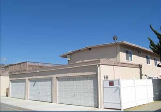 4921 Nautilus St in Oxnard, CA - Building Photo - Building Photo