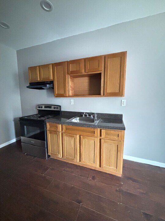 1864 E Cornwall St in Philadelphia, PA - Building Photo