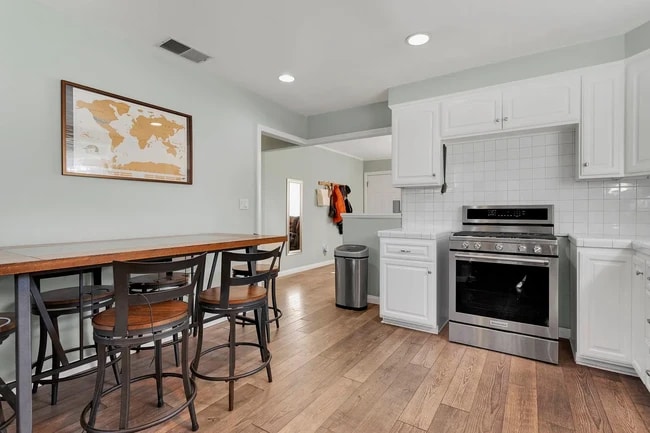 227 Valle Vista Ave in Monrovia, CA - Foto de edificio - Building Photo
