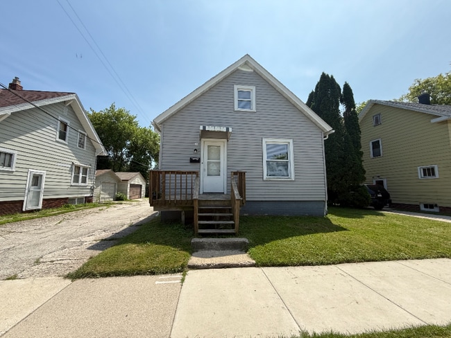 property at 919 Geele Ave