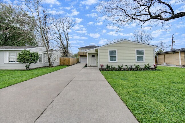 6603 Narcissus St in Houston, TX - Foto de edificio - Building Photo