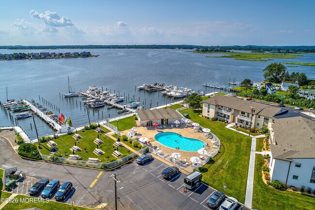 6 Wharfside Dr in Monmouth Beach, NJ - Building Photo - Building Photo