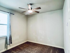 4734 Turquoise Pk in San Antonio, TX - Foto de edificio - Building Photo