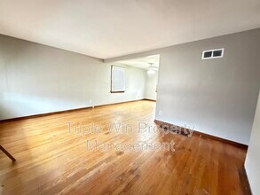 8664 Belhaven Dr in St. Louis, MO - Building Photo - Building Photo