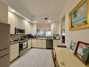 28 Harbour Isle Dr W in Fort Pierce, FL - Building Photo - Building Photo