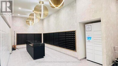 180 Front St E in Toronto, ON - Building Photo - Building Photo