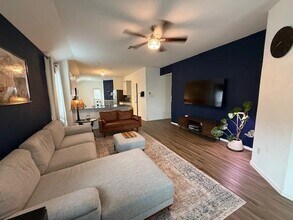 204 Longbridge Dr in Hutto, TX - Building Photo - Building Photo