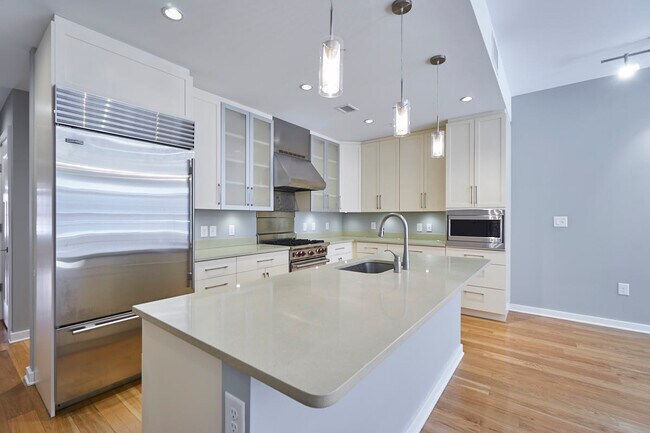 1610 N Queen St in Arlington, VA - Foto de edificio - Building Photo