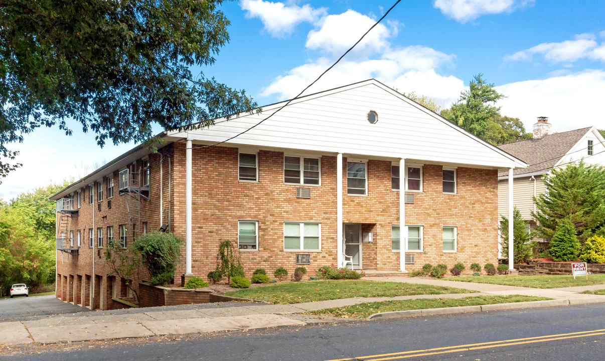 Phillippi Shores Village in Bloomfield, NJ - Building Photo