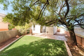 704 Chase Tree St in Las Vegas, NV - Building Photo - Building Photo