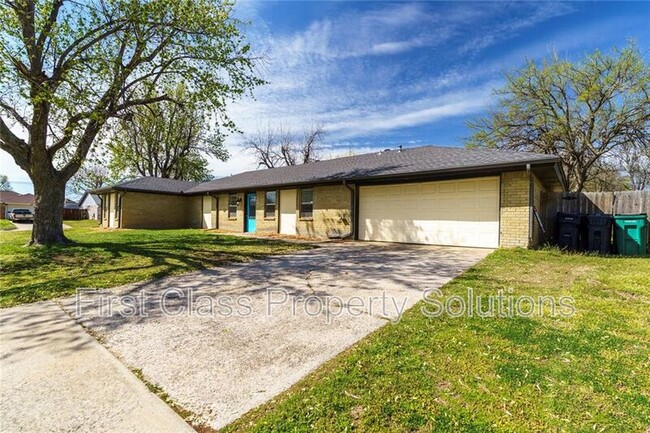 8905 Kim Marie Ln in Oklahoma City, OK - Building Photo - Building Photo