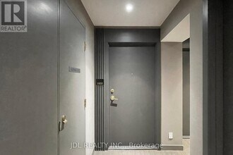 905 Portage Pkwy in Vaughan, ON - Building Photo - Building Photo