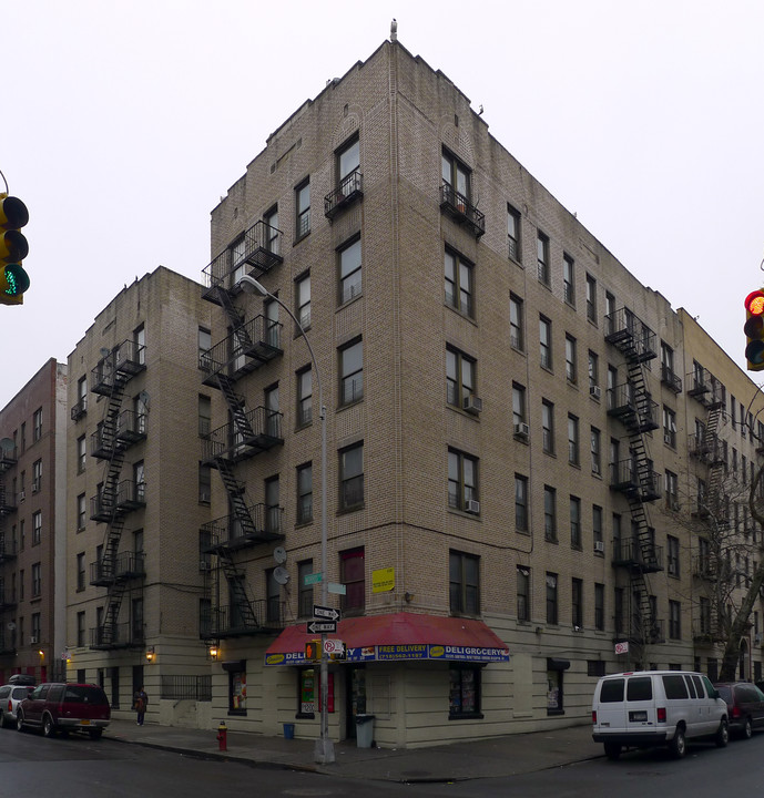 2238 Morris Ave in Bronx, NY - Building Photo