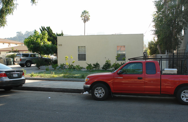 532 E Acacia Ave in Glendale, CA - Building Photo - Building Photo