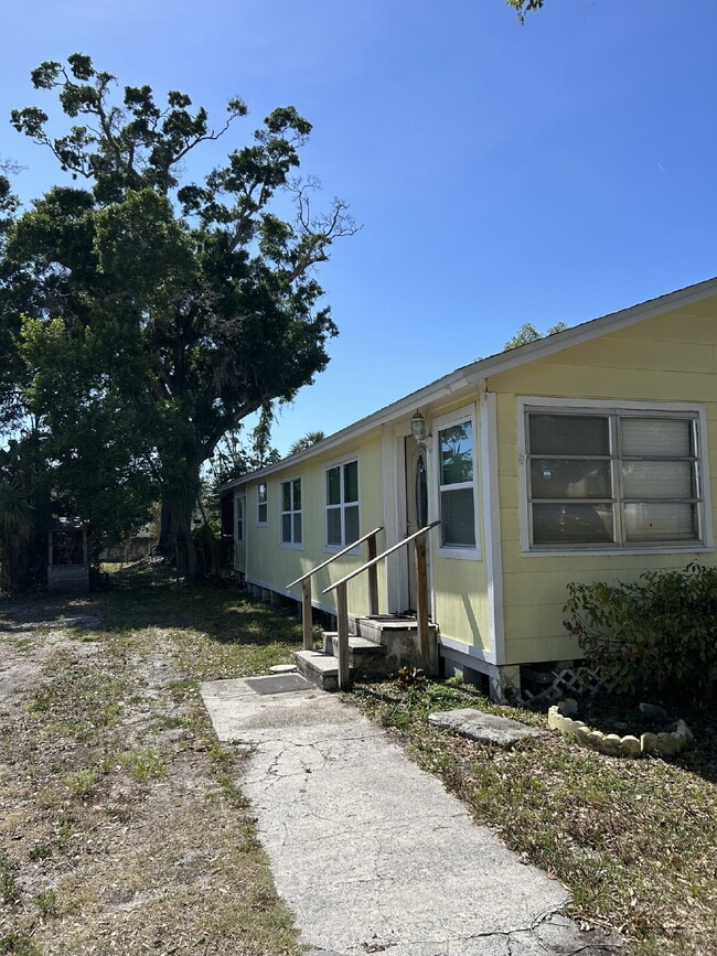 8314 N Edison Ave