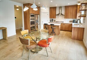 7252 S 1035 E in Midvale, UT - Building Photo