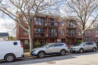 6326 Bourton St in Rego Park, NY - Building Photo - Building Photo