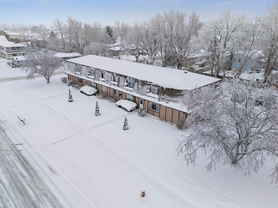 1017 9th St in Harvard, IL - Building Photo