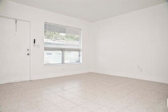 2306 Fillmore St, Unit #7 in Hollywood, FL - Foto de edificio - Building Photo