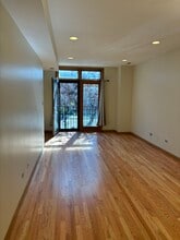 2226 W Monroe St, Unit #1 in Chicago, IL - Building Photo - Building Photo