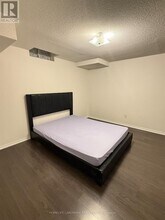 5932 Hemingway Rd in Mississauga, ON - Building Photo - Building Photo