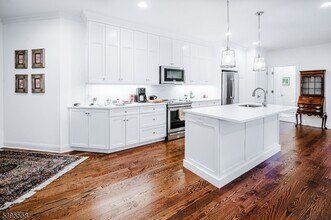 29 Euclid Ave in Summit, NJ - Building Photo - Building Photo