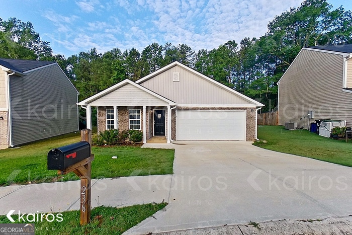 236 Fox Chase Wy in Hogansville, GA - Building Photo