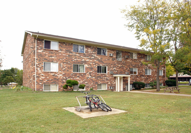 Kedron Ridge Apartments in Olivet, MI - Building Photo - Building Photo