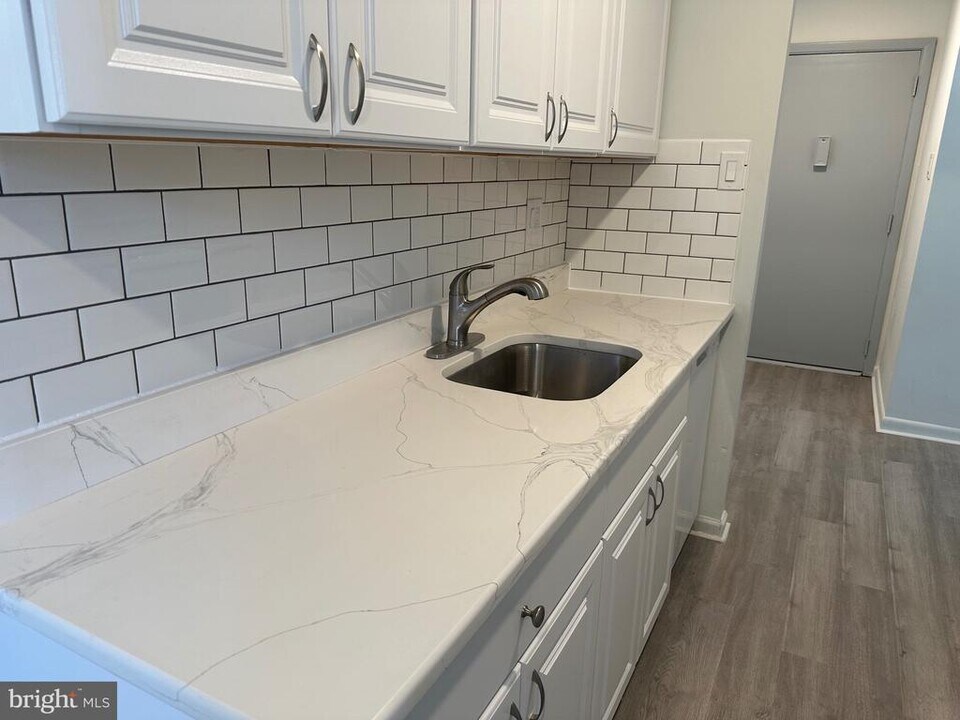 502 West Ave in Jenkintown, PA - Building Photo