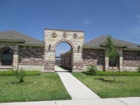 9 E Franklin Ave in Alton, TX - Building Photo